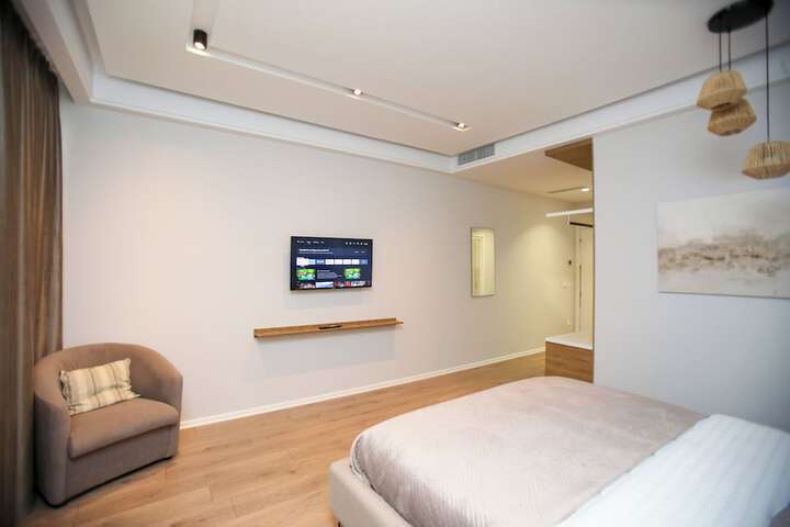 Room 21 of 47