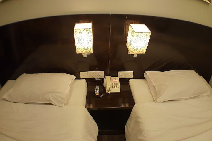 Room 13 of 43