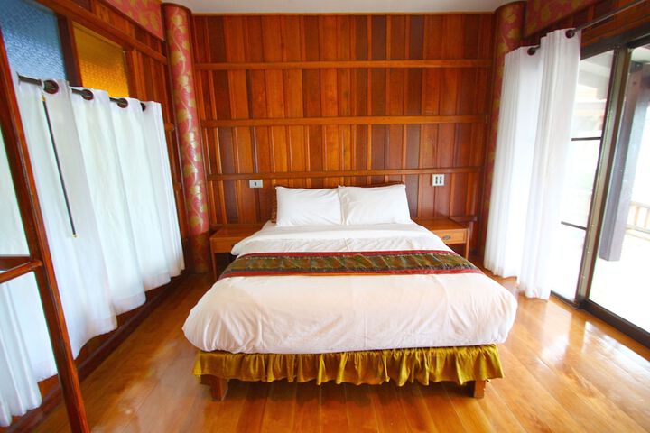 Room 11 of 73