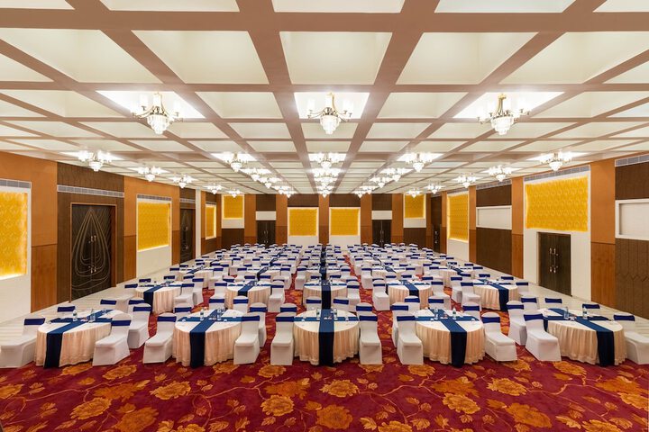 Ballroom/Hall 99 of 142