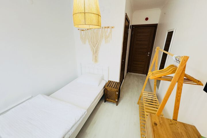 Room 16 of 73
