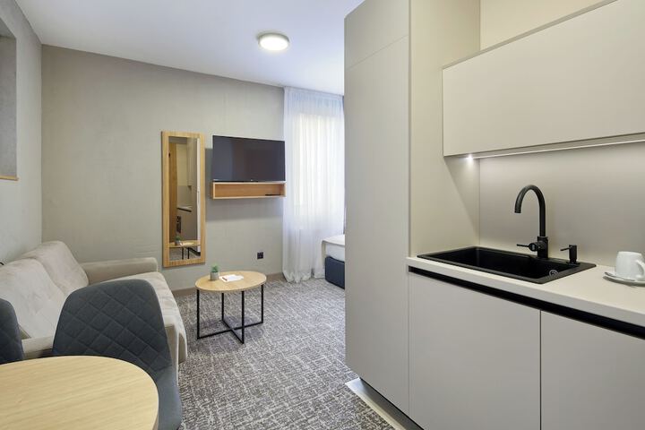 Room 21 of 80