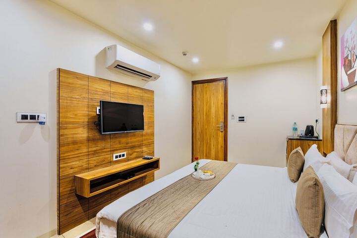 Room 3 of 48