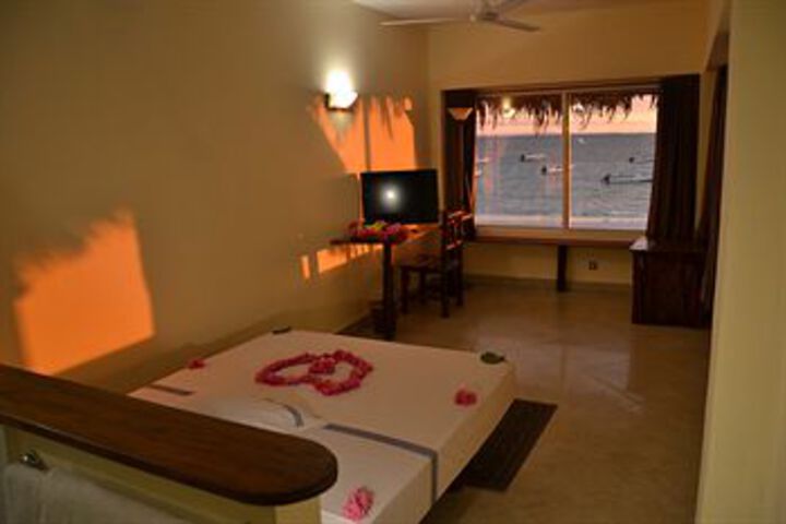 Room 21 of 38