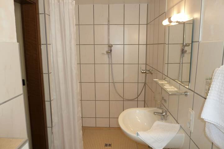 Room 15 of 41