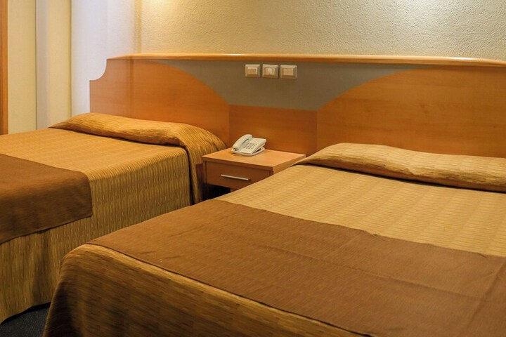 Room 12 of 39