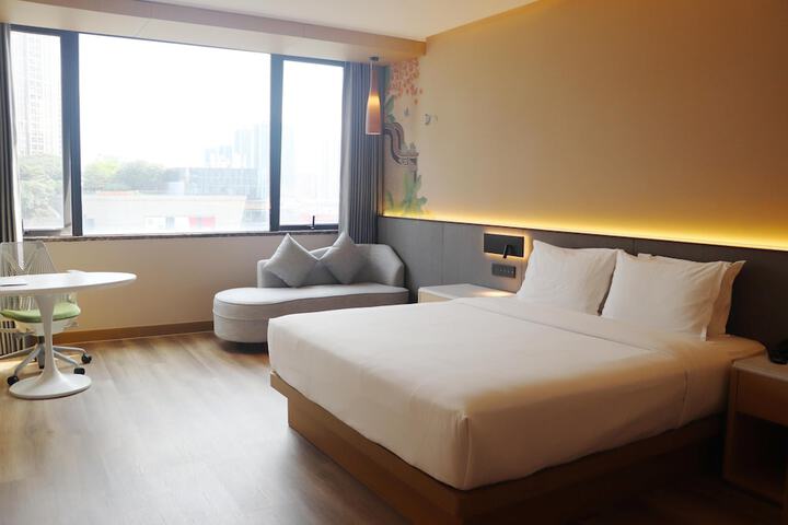 Room 27 of 86