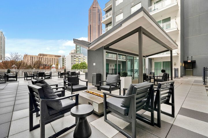 Hotel Exterior 157 of 165