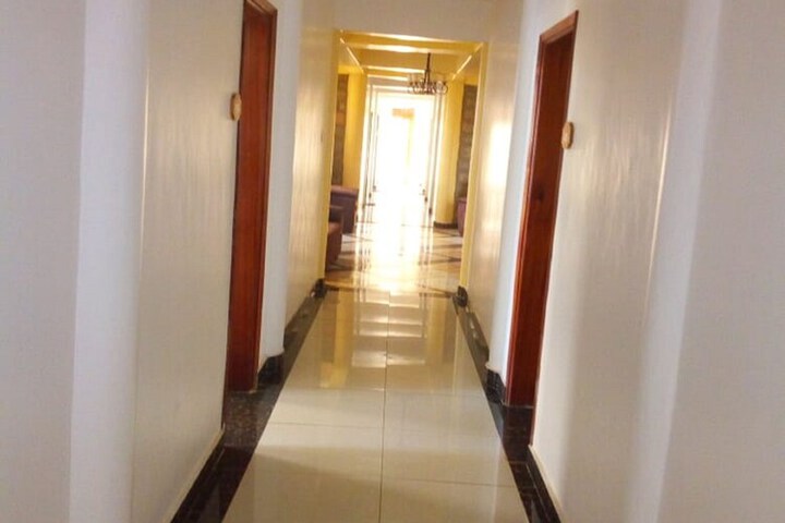Ballroom/Hall 20 of 25