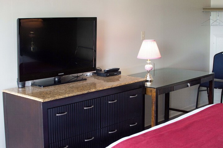 Room 27 of 131