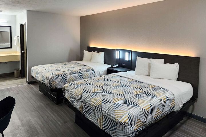 Room 5 of 28