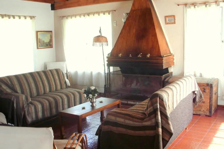 Room 3 of 8
