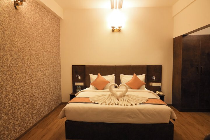 Room 6 of 20
