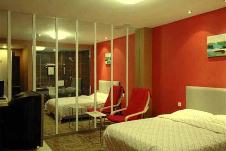 Room 3 of 9
