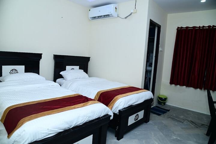 Room 4 of 5