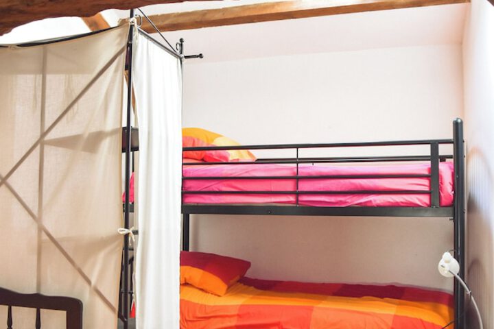 Room 34 of 320