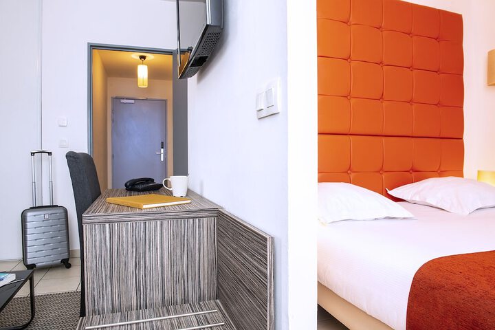 Room 25 of 89