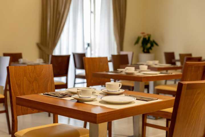 Dining 83 of 136