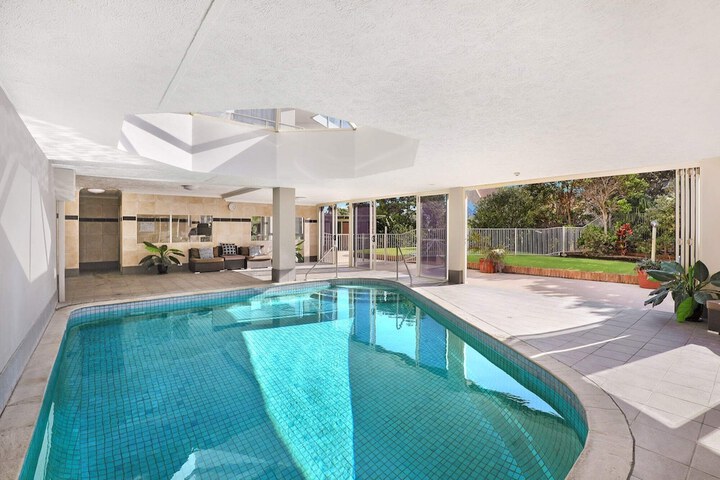 Pool 11 of 18