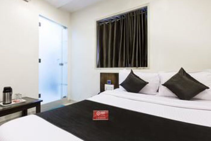 OYO Premium Mumbai Colaba Causeway