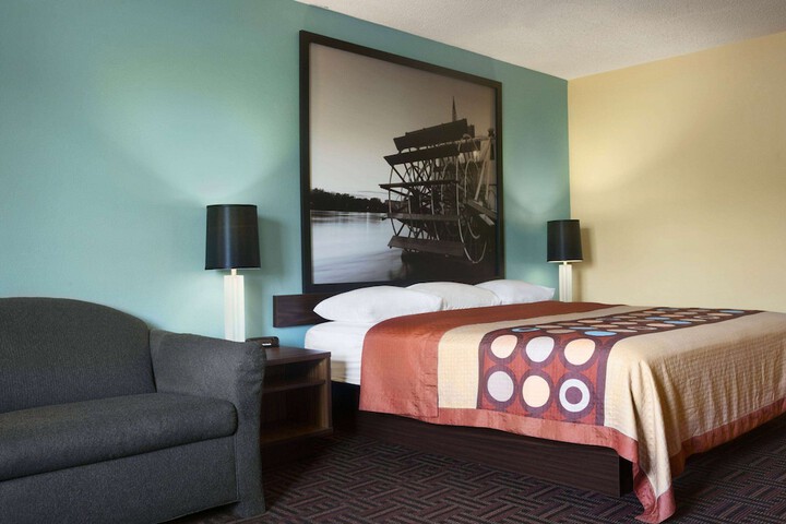 1 King Bed (8 of 13)