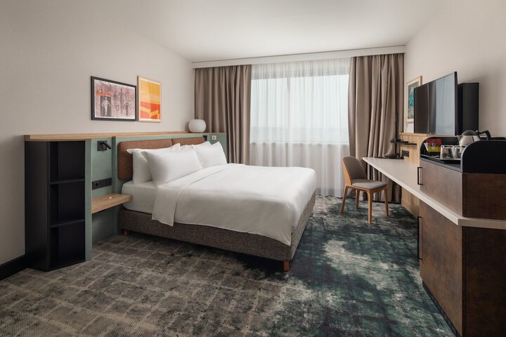 Room 20 of 97