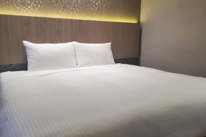 Room 50 of 95