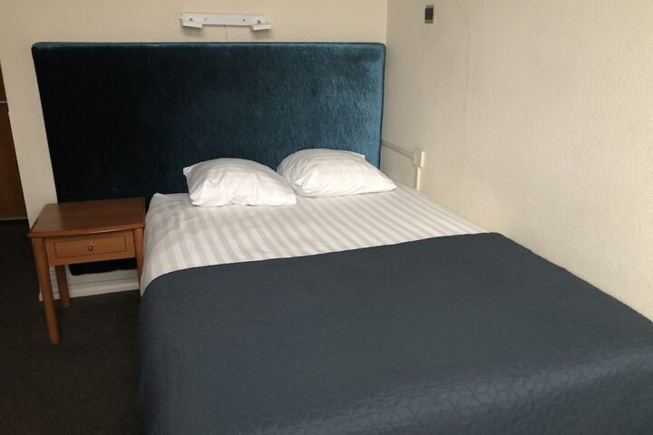 Room 15 of 51