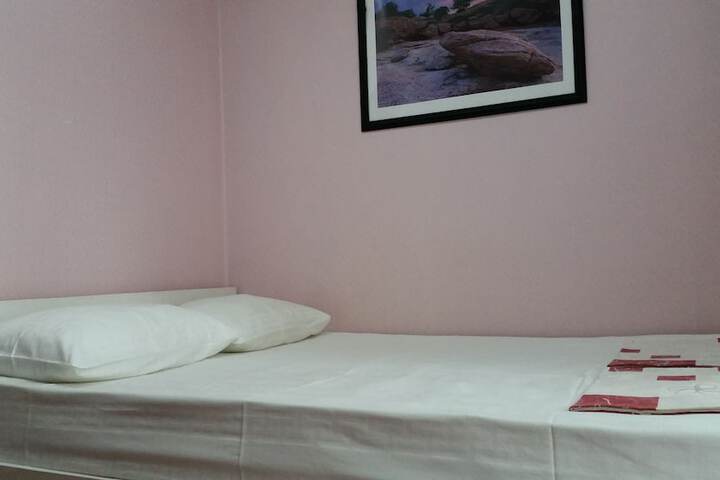 Room 2 of 34
