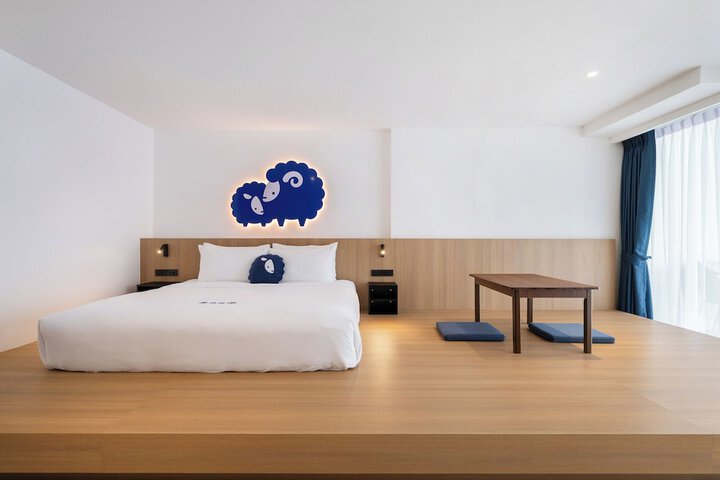 Room 48 of 106