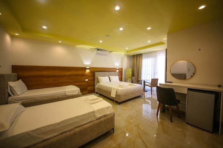 Room 5 of 70