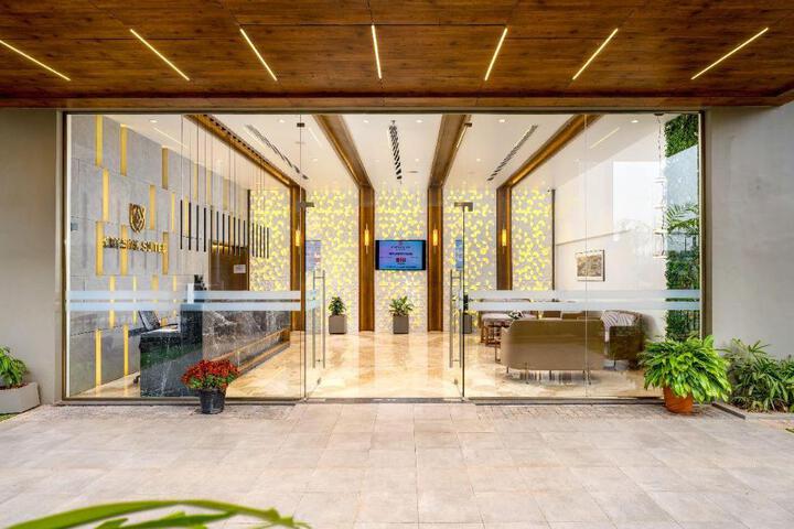 Crystal Suites