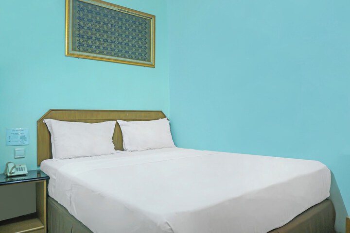 Room 17 of 34