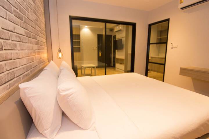 Room 15 of 48