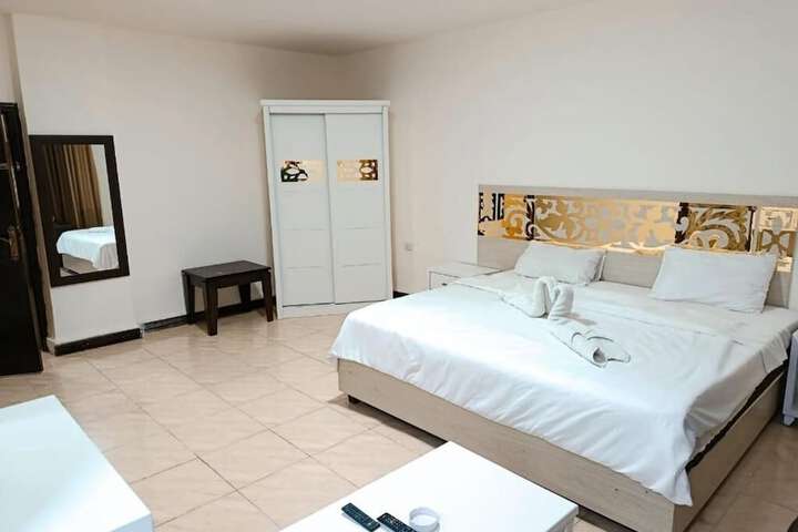 Room 7 of 41