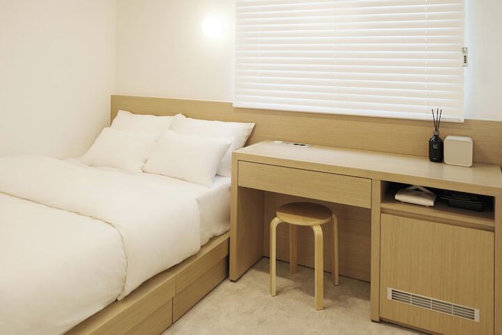 Room 13 of 31