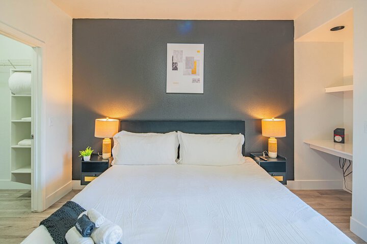 Room 36 of 193