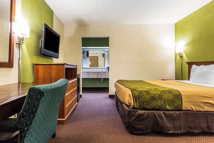 Room 14 of 26