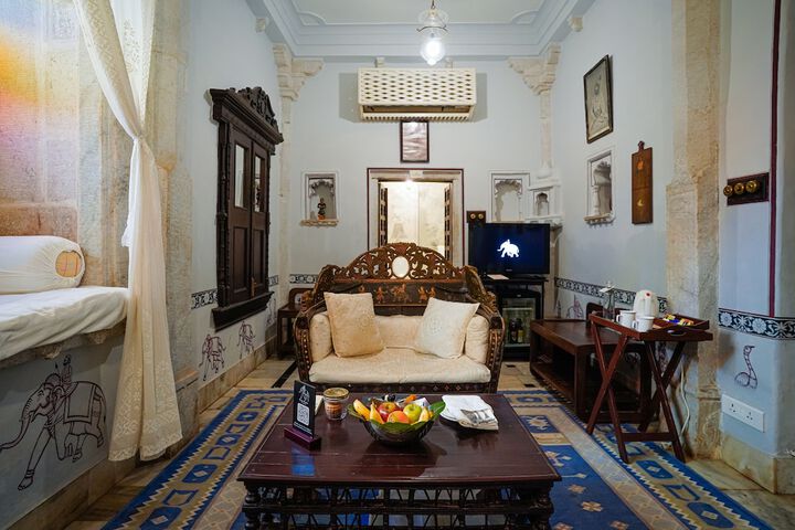 Room 44 of 140