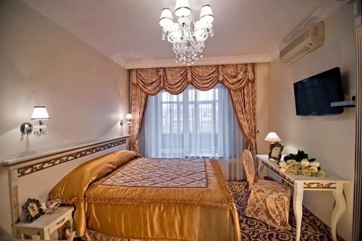 Room 10 of 25