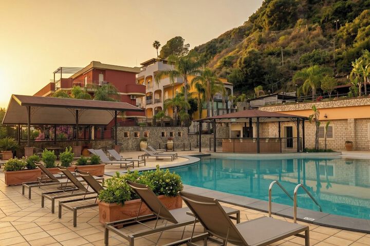 Image of Quiete Taormina Naxos Tapestry Collection by Hilton