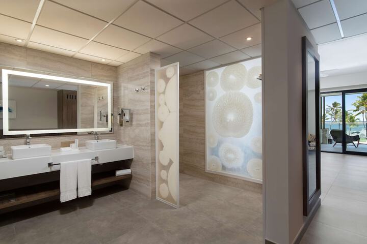 Room 108 of 259