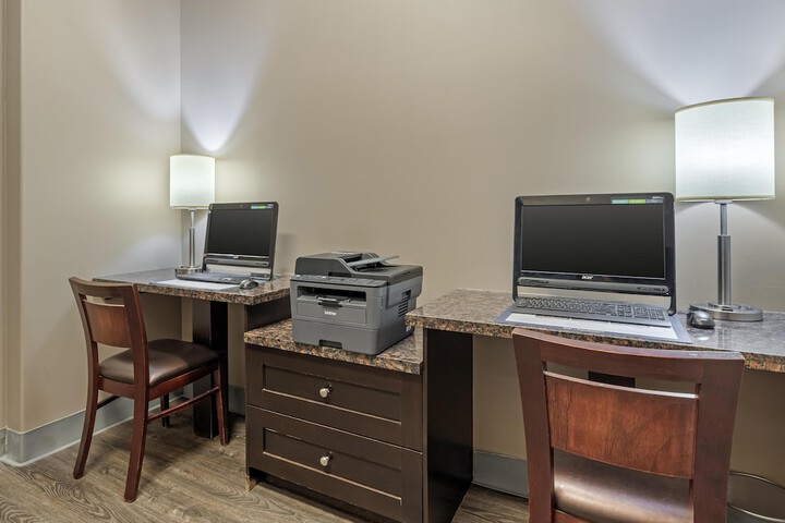 Business Center 33 of 35