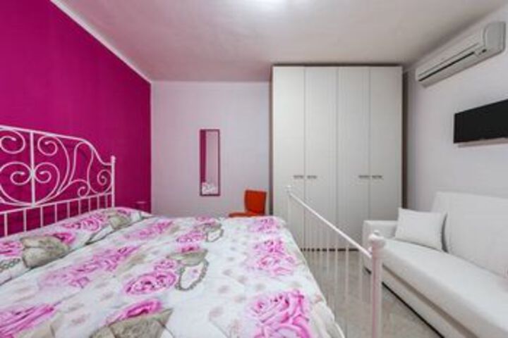 Room 26 of 52