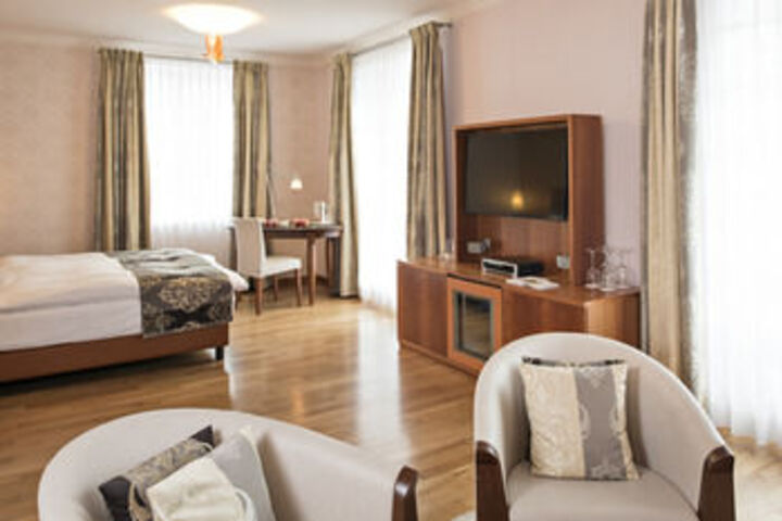Room 42 of 93