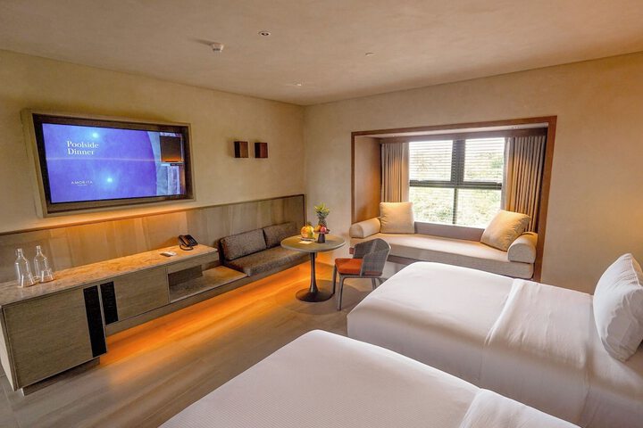 Room 7 of 16