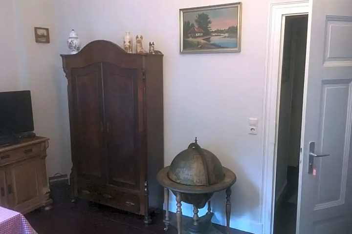 Room 3 of 18
