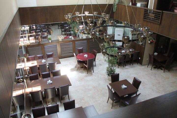 Dining 21 of 23