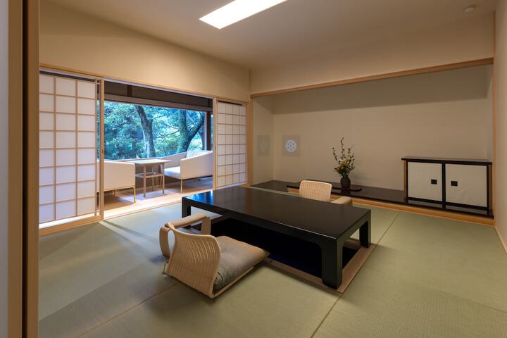 Room 30 of 80