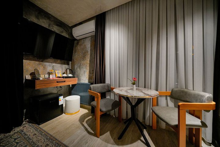 Room 47 of 244